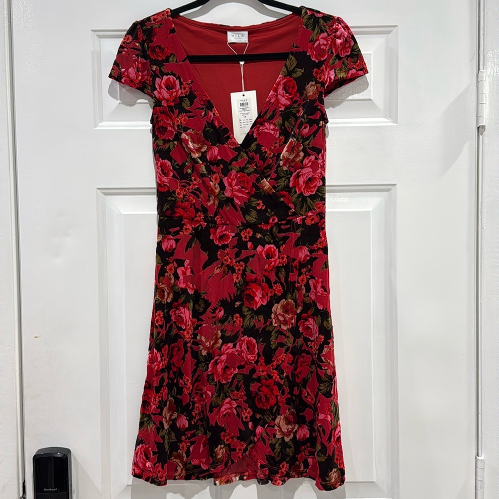 Vila NWT Red Floral Wrap Dress Size 4
